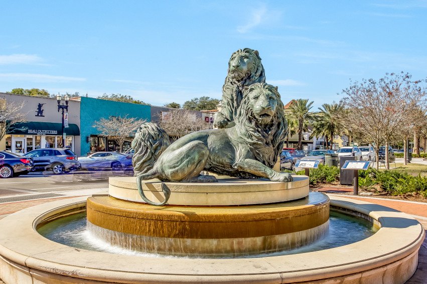 SHOPS & BOUTIQUES